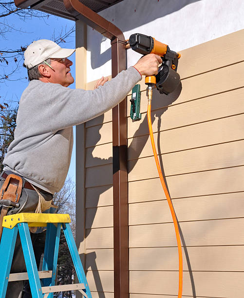 Siding Removal and Disposal in Bedford, TX